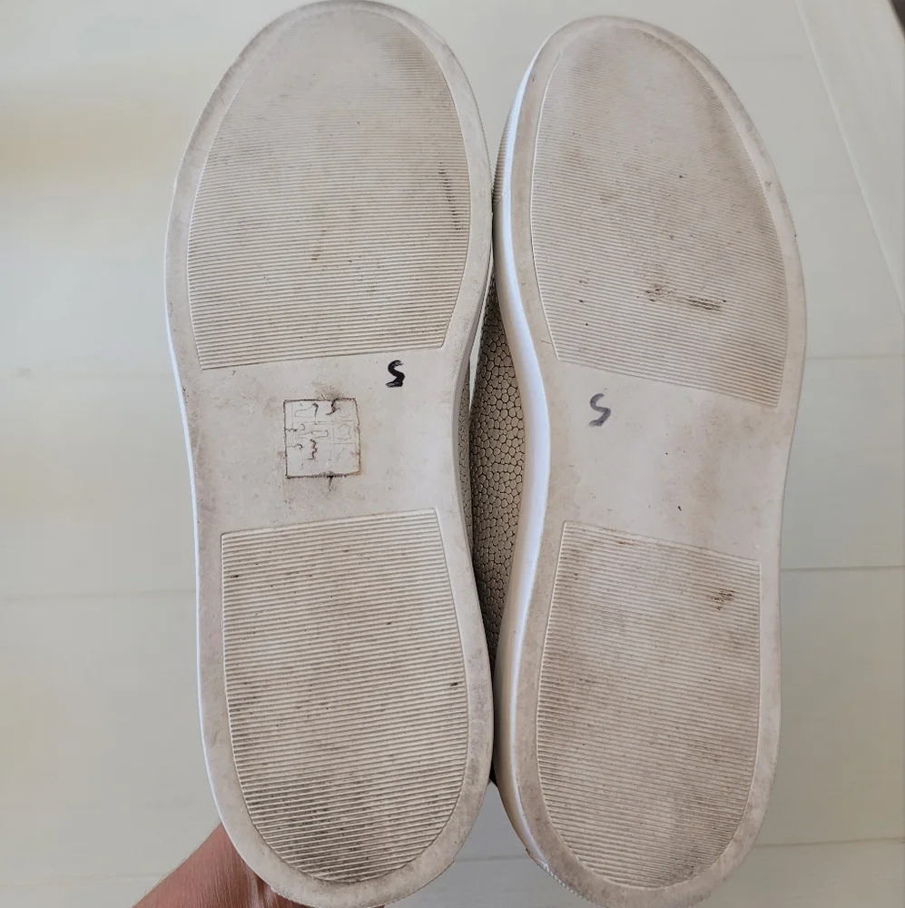 Oliver Cabell Gray and White Sneakers - Picture 11 of 12